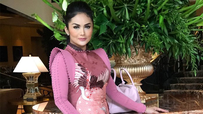 Krisdayanti Dibanjiri Komen Pedas Lantaran Seperti Tak Pakai Busana