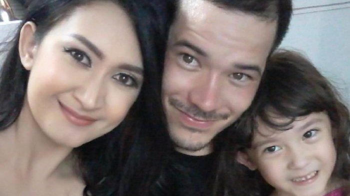 Nafa Urbach Gugat Cerai, Zack Lee Curhat Sedih di Instagram