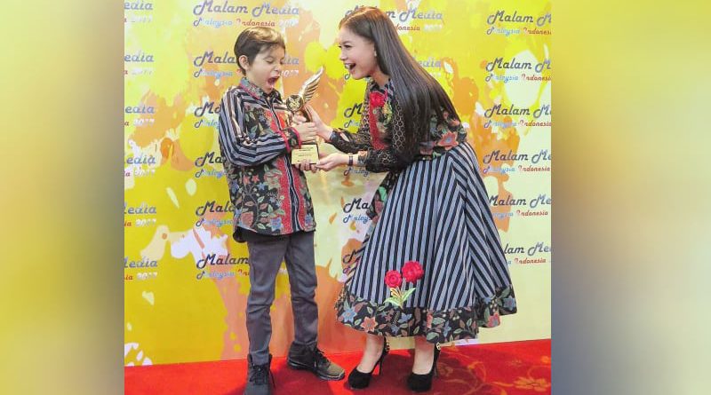 Rossa Tak Diziinkan Punya Akun Instagram Oleh Anaknya