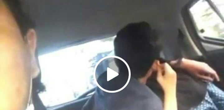 Sopir Ikutan Asyik Akibat Siswi SMP Ciuman di Mobil