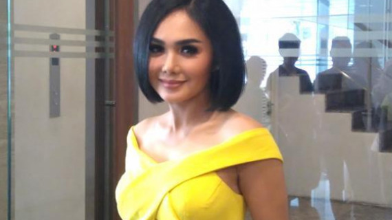 Yuni Shara Jadi Sorotan Netizen Saat Pose Bersama AHY