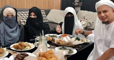Arifin Ilham dan Ketiga Istrinya Saat Berbuka Puasa Sunnah