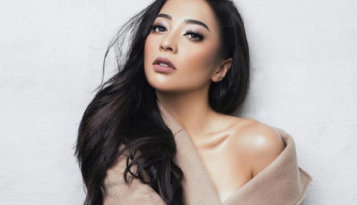 Deretan Seleb Cantik Pamer Bagian Tubuh dan Tampil Seksi