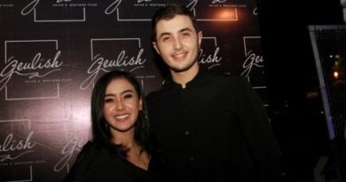 Gandeng Bule Ganteng, Kekasih Baru Cita Citata