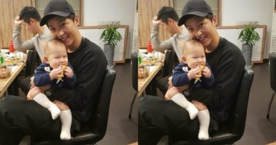 Gemes! Song Joong Ki Gendong Bayi Terlalu Bapakable