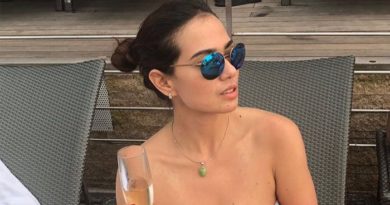 Jarang Siaran, Catherine Wilson Pamer Foto Pakai Bikini