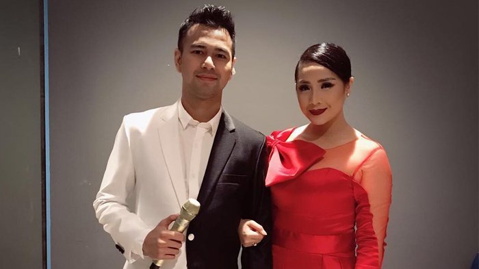 Nagita Slavina Tulis Puisi Menyentuh hati Untuk Raffi Ahmad
