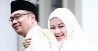 Unggah Foto Mengejutkan, Ini Alasanya Kang Emil Larang Istrinya Oplas