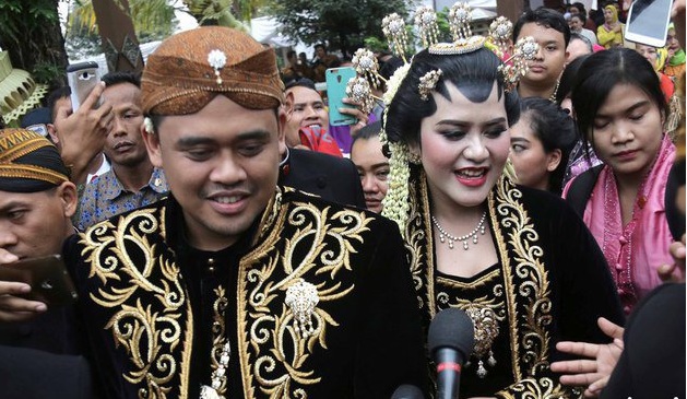 Bukan Iis Saja, Ternyata 3 Artis Ini Tak Bisa Hadir di Resepsi Kahiyang-Bobby