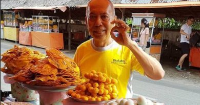 Presenter Kuliner Bondan Winarno Meninggal Dunia