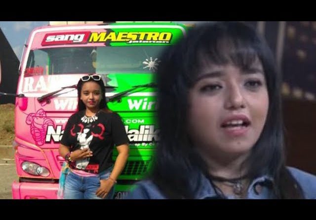 Demi Kedelapan Anaknya Seorang Wanita Ini Menjadi Sopir Dump Truk Pasir