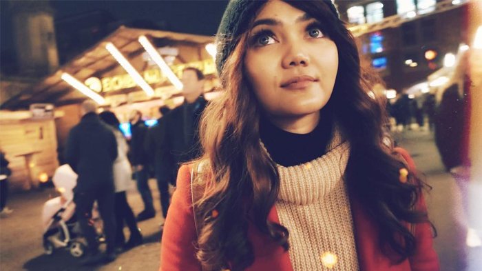 Inilah Penampilan Rina Rose Usai Lepas Hijab dan Tanam Benang