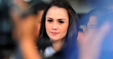 Perut Jennifer Dunn Bikin Salfok Saat Liburan di Bali