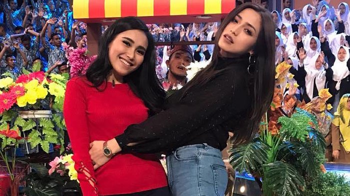 Benarkah Jessica Iskandar Iri dengan Kecantikan Ayu Ting Ting?