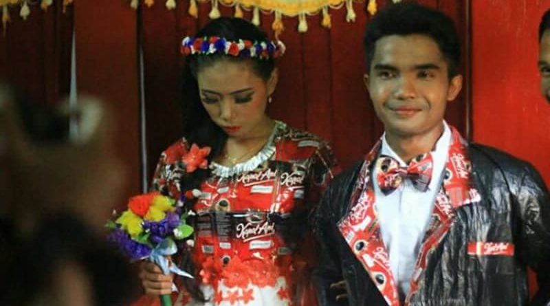 Berkonsep Barang Bekas Pengantin ini Gelar Pernikahan Unik