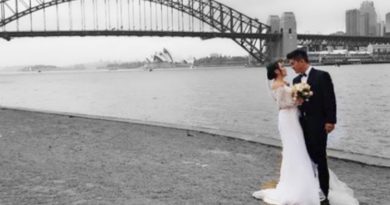 Ekspresi Foto Pernikahan Ayu dan Boy William di Sydney