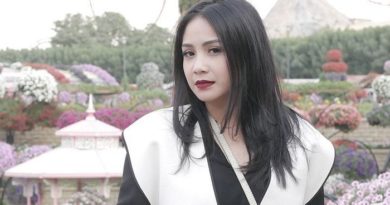 Kece Abis, Gaya Nagita Slavina Saat Jalan-jalan di Orchard Road Singapore