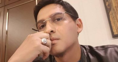 Mengerikan, Lucky Hakim Kelihatan Gitu Bahagia Saat Dikerubutin Beragam Jenis Ular