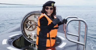 Menteri Susi Terharu Dapat Kejutan Ulang Tahun, Netizen: Wonder Woman Bisa Mewek Juga!