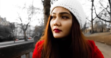 Rina Nose Termenung Sendiri di Jalanan London, Tak Disangka Harga Tasnya Bombastis