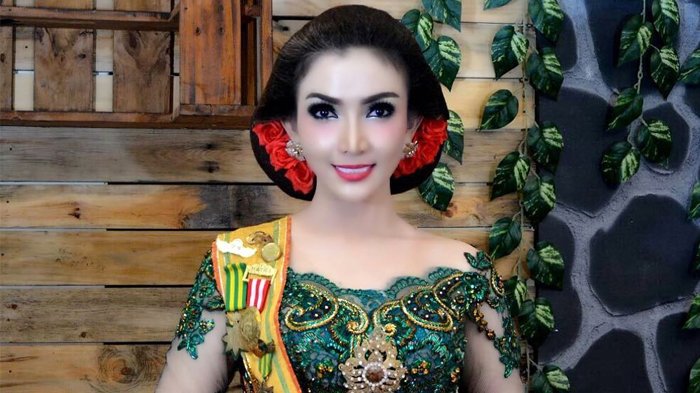 Roro Fitria Lakukan Ritual Tengah Malam di Cepuri Parang Kusomo, Malah Dapat Doa dari Netter Begini