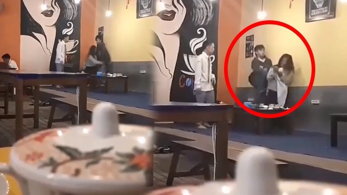 Sadis! Cowok Tendang Cewek sampai Jatuh Saat Bertengkar di Kafe