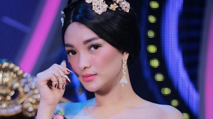 Zaskia Gotik Unggah Foto Keluarga Banyak Doa Dari Netizen