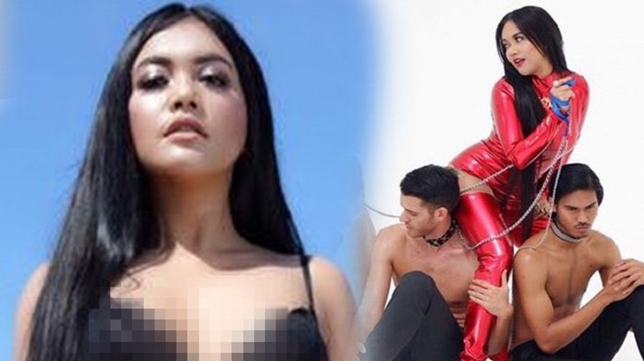 Cuek jadi Kontroversi, Denada Makin Nekat Pakai Bodysuit Lingerie Tipis
