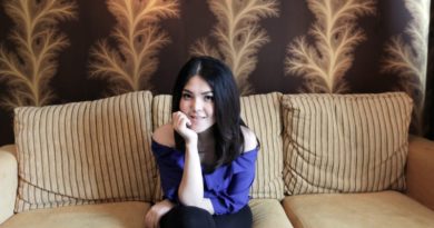 Cuma Pakai Sandal Jepit Tina Toon Tak Diizinkan Masuk Restoran