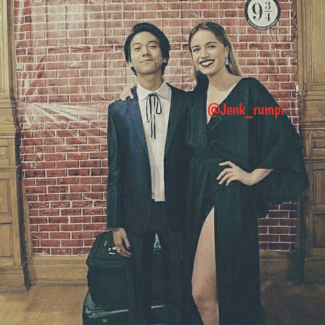 Iqbaal Ramadhan Terciduk Foto Mesra Sama Cewek Bule, Fans Kecewa!