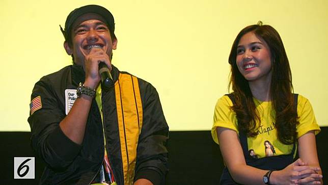 Netizen Kecewa Foto Ciuman Vanesha Prescilla dan Adipati Dolken Tersebar