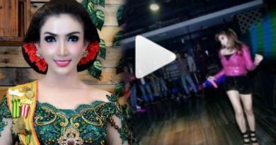 Penampilan Roro Fitria Saat Menyanyi Bikin Kaget Netizen!