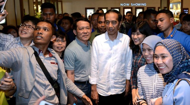 Reaksi Pemain, Setelah Jokowi Menyempatkan Diri Menonton Film Dilan 1990
