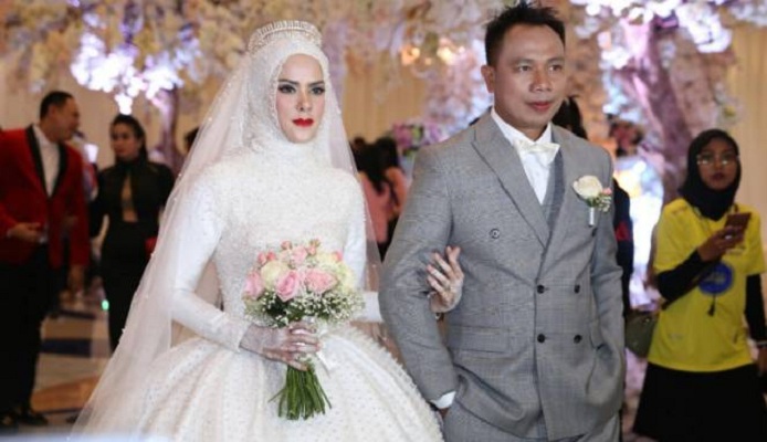 Resepsi Mewah Pernikahan Vicky Prasetyo-Angel Lelga Bertarif Rp 4 M