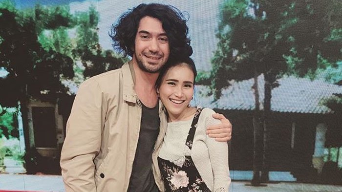 Ternyata Ayu Ting Ting Ngefans Berat Sama Reza Rahardian