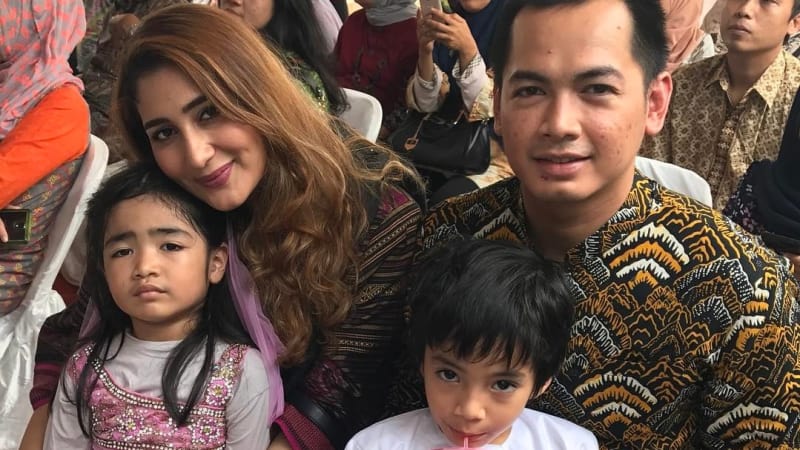 Tommy Kurniawan Menunjukkan Momen Keakraban Istri dan Mantannya