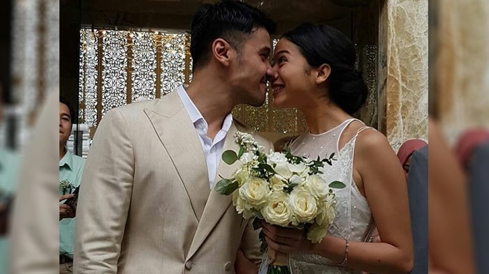 3 Ciuman Romantis Chicco Jerikho dan Putri Marino Setelah Resmi Menikah