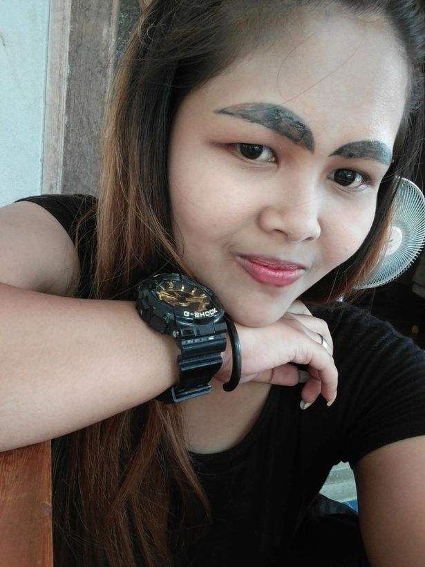 Niat Tampil Cantik Dengan Sulam Alis, Gadis Syok Lihat Hasilnya