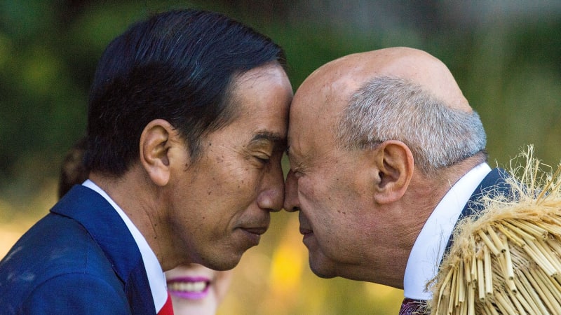 Tradisi Hongi, Jokowi Lakukan Salam Tempel Hidung Khas Maori