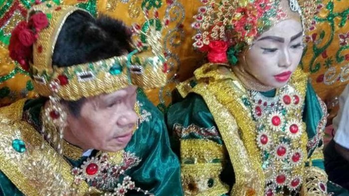 Heboh, Pensiunan PNS Ini Nikahi Gadis 17 Tahun Bikin Iri