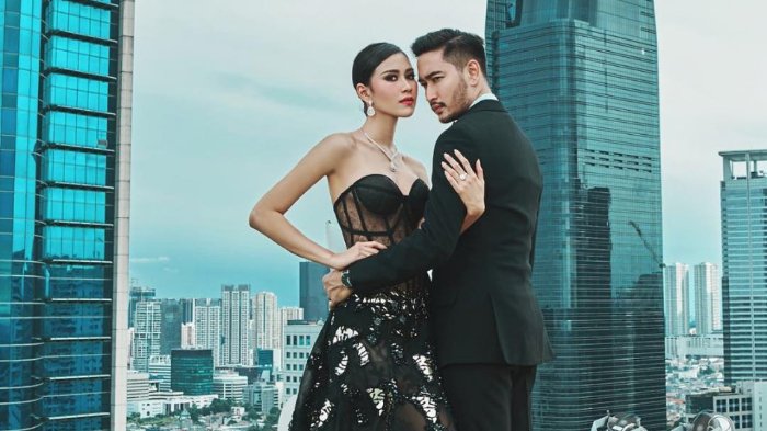 Mirip Twilight Dekorasi Romantis Akad Nikah Syahnaz & Ritchie