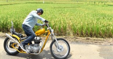 Moment Jokowi dengan Motor Emasnya Touring Di Sukabumi
