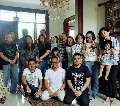Reaksi Shafa Harris Saat Melihat Foto Ayahnya Bersama Ibu Jedun