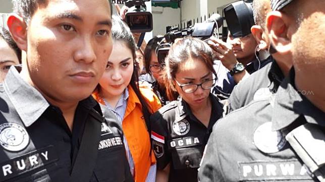 Reaksi Shafa Harris Saat Melihat Foto Ayahnya Bersama Ibu Jedun