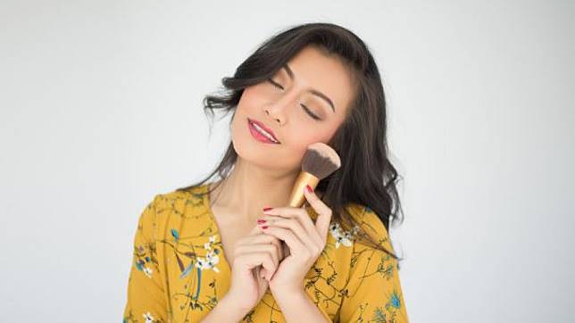 3 Jenis Makeup Agar Wajah Tidak Pucat Saat Berpuasa