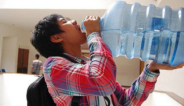 5 Kesalahan Ketika Sahur yang Membuat Badan Lemas Seharian