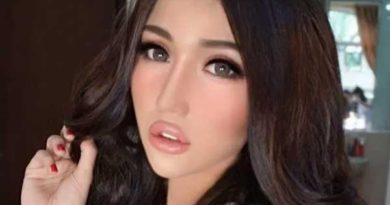 Lucinta Luna Tetap Pamer Goyang Seksi Ala Nicki Minaj