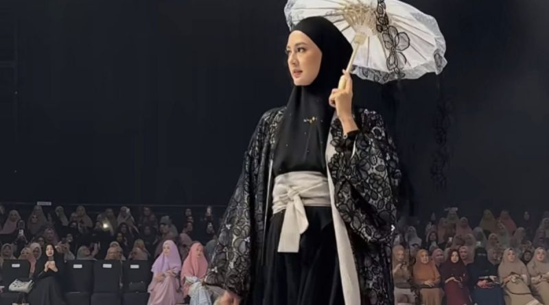 Deretan Artis Cewek yang punya tinggi badan di atas rata-rata
