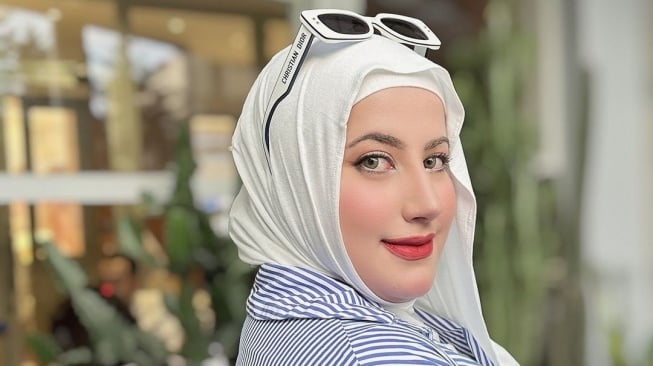 Gosip Hangat! Tasyi Athasyia dimiripin dengan Elvy Sukaesih