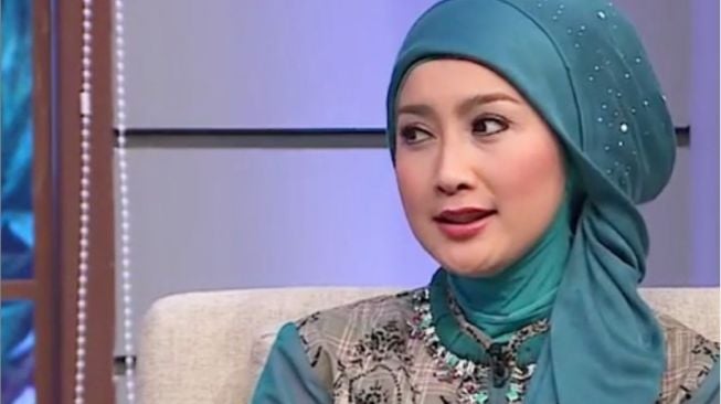 Disindir Maia, Kisah Hubungan Desy dan Irwan Mussry